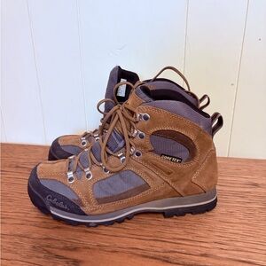 Cabelas Men 8D Gore Tex Hi-Tec Style Hiking Boot Waterproof Vibram Sole High top